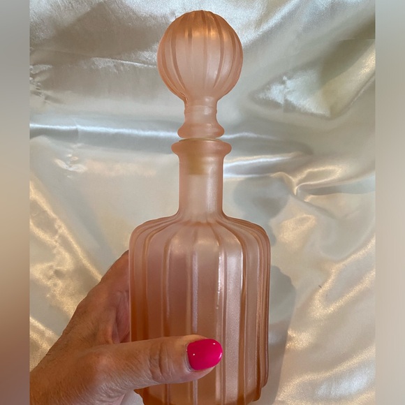 3/$30 SET OF 3 VINTAGE GLASS BOTTLES - Picture 4 of 13